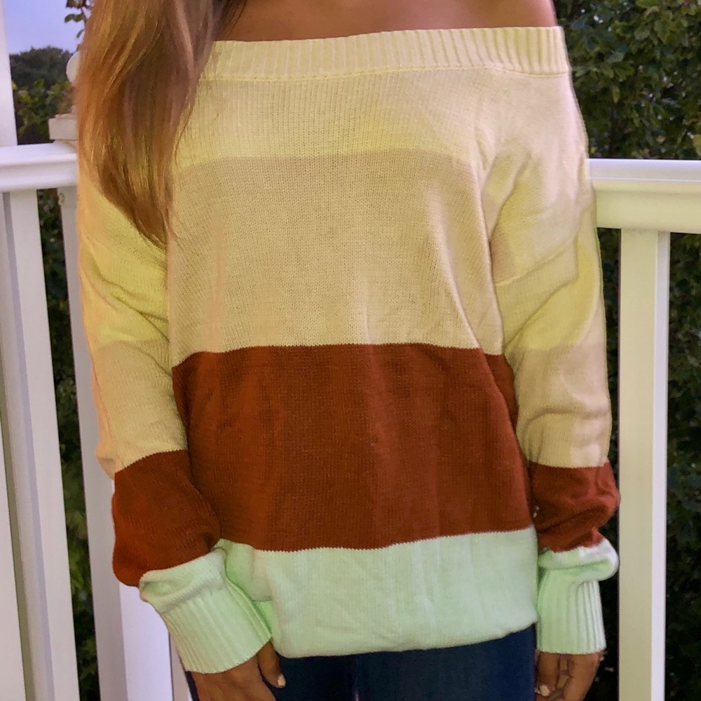 Color Block Sweater - Picture 4 of 4